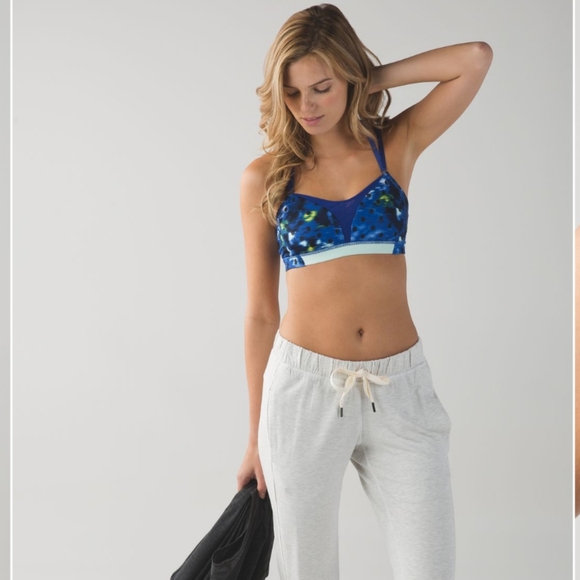 LULULEMON 4 Interval Bra Windy Blooms Saphire Blue Multi Sea Mist - Picture 2 of 12